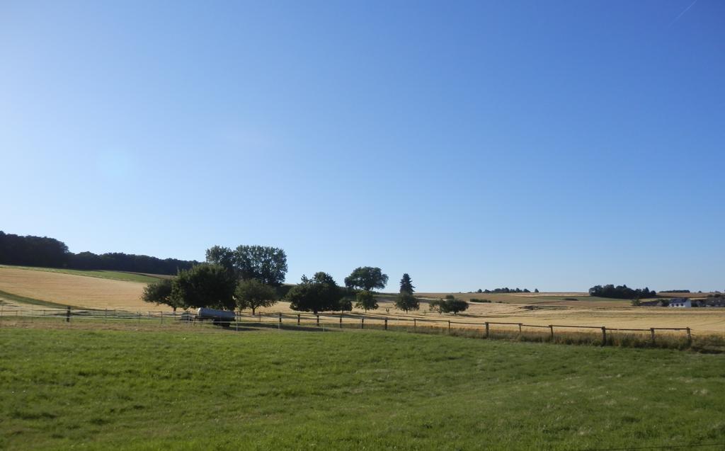 Zwei 4 Sterne Wohnungen Bei Limburg Mensfelden Kamer foto
